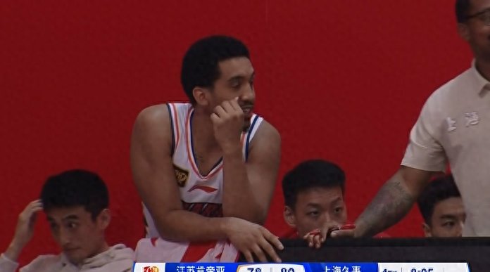 包含上海男篮成功逆转，取得意外胜利的词条